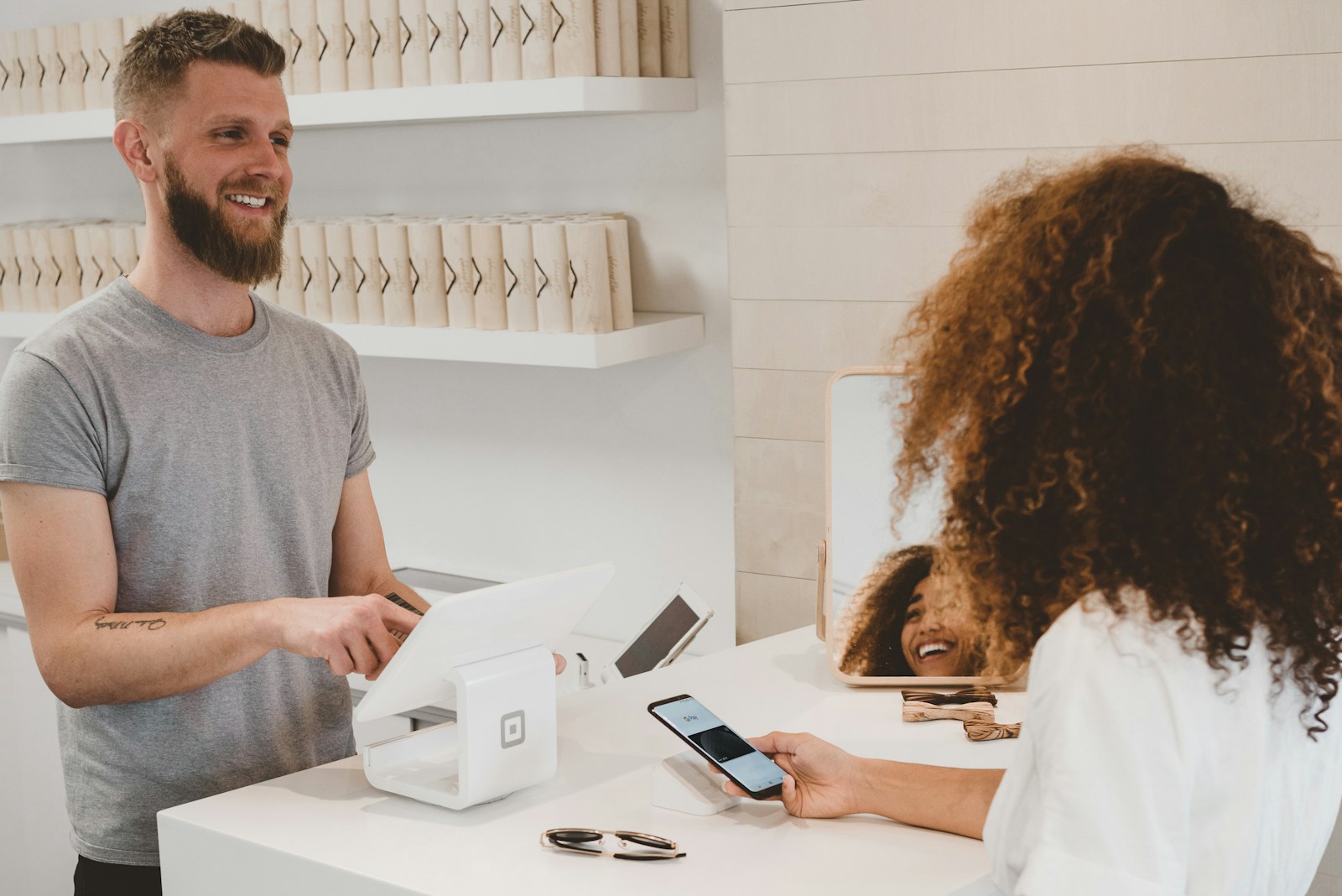 Headless Commerce in 2026: When Ecommerce SMEs Should Make the Switch