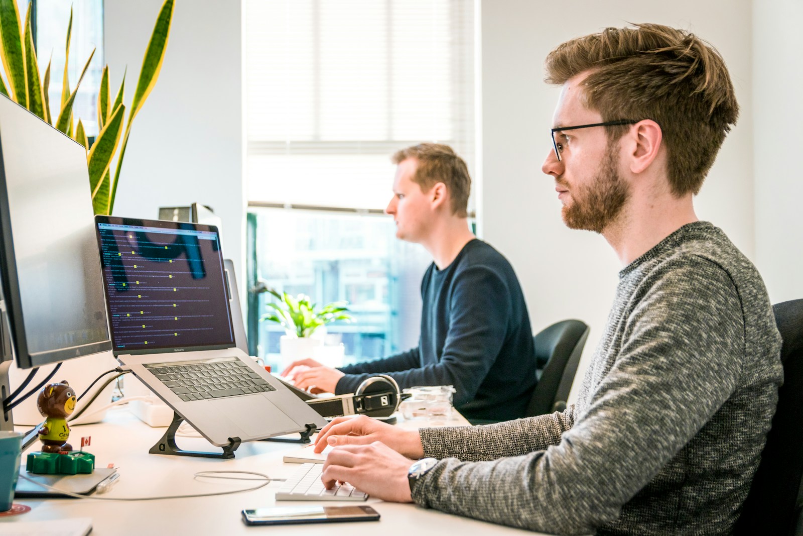 When Should an SME Outsource Software Development? A 2026 Decision Framework